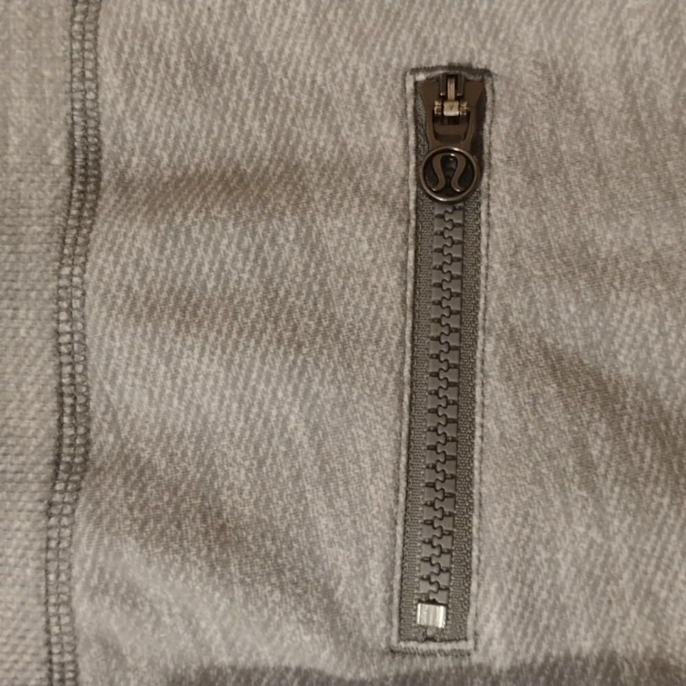 lululemon athletica Tea Lounge Crop Joggers. Womens size 6. Heather Gray color. - Picture 3 of 15